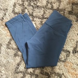 SOLD ❌ Lululemon wunder under crops